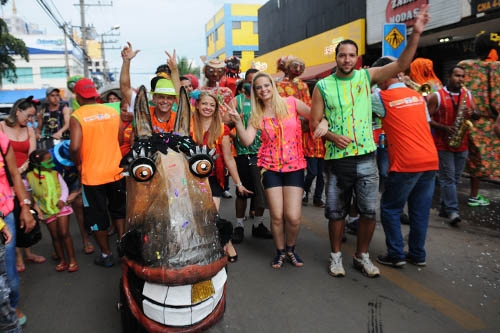 Blocos De Rua Arrastam Multid O Em Taguatinga Ag Ncia Bras Lia