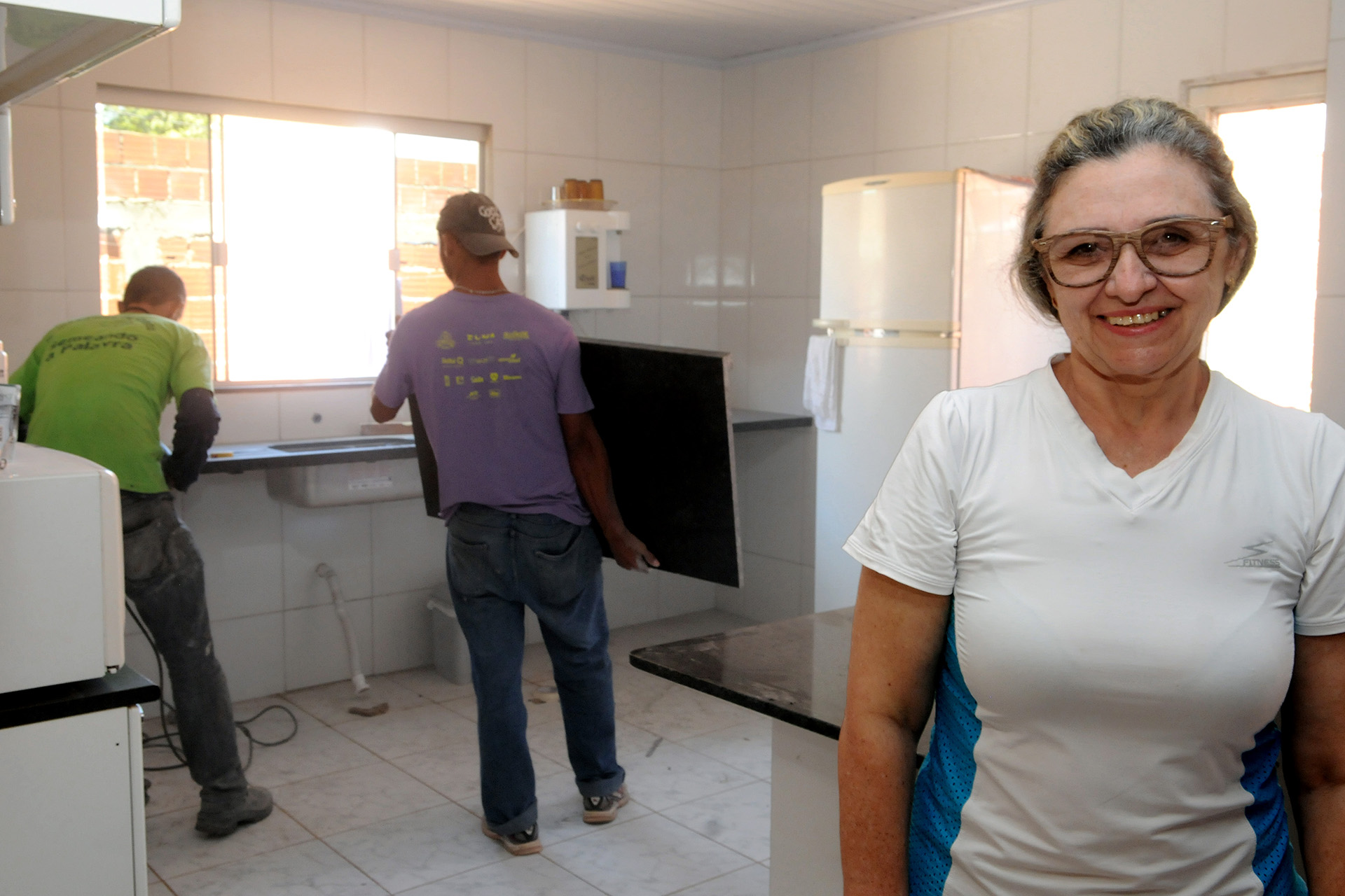Irene Pinheiro, de 57 anos, foi a primeira a ser beneficiada com os serviços doPosto de Assistência Técnica da Codhab