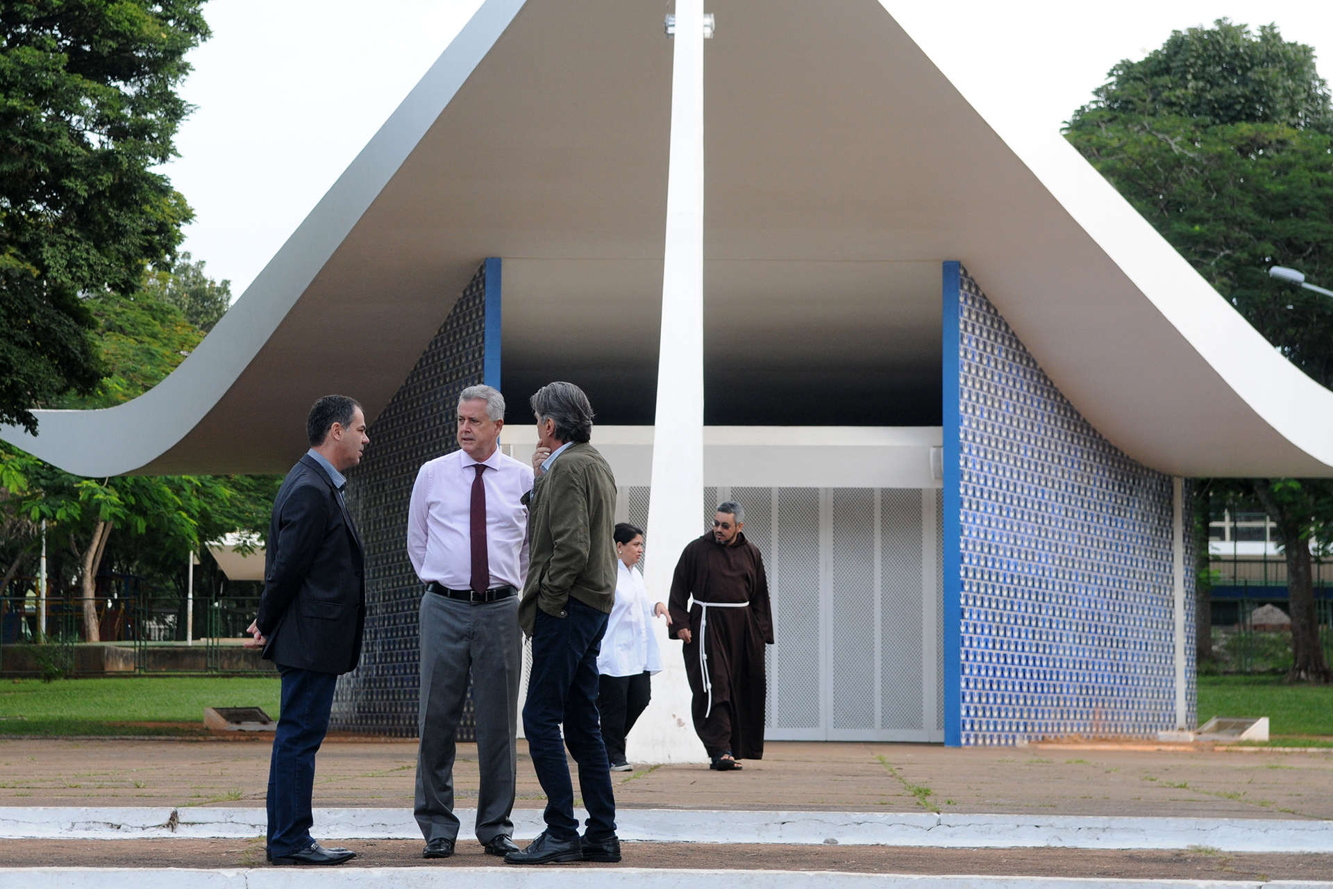 Igrejinha da Asa Sul, projetada por Oscar Niemeyer, completará seis décadas em junho. Governador Rodrigo Rollemberg esteve no local na manhã desta sexta-feira (20)