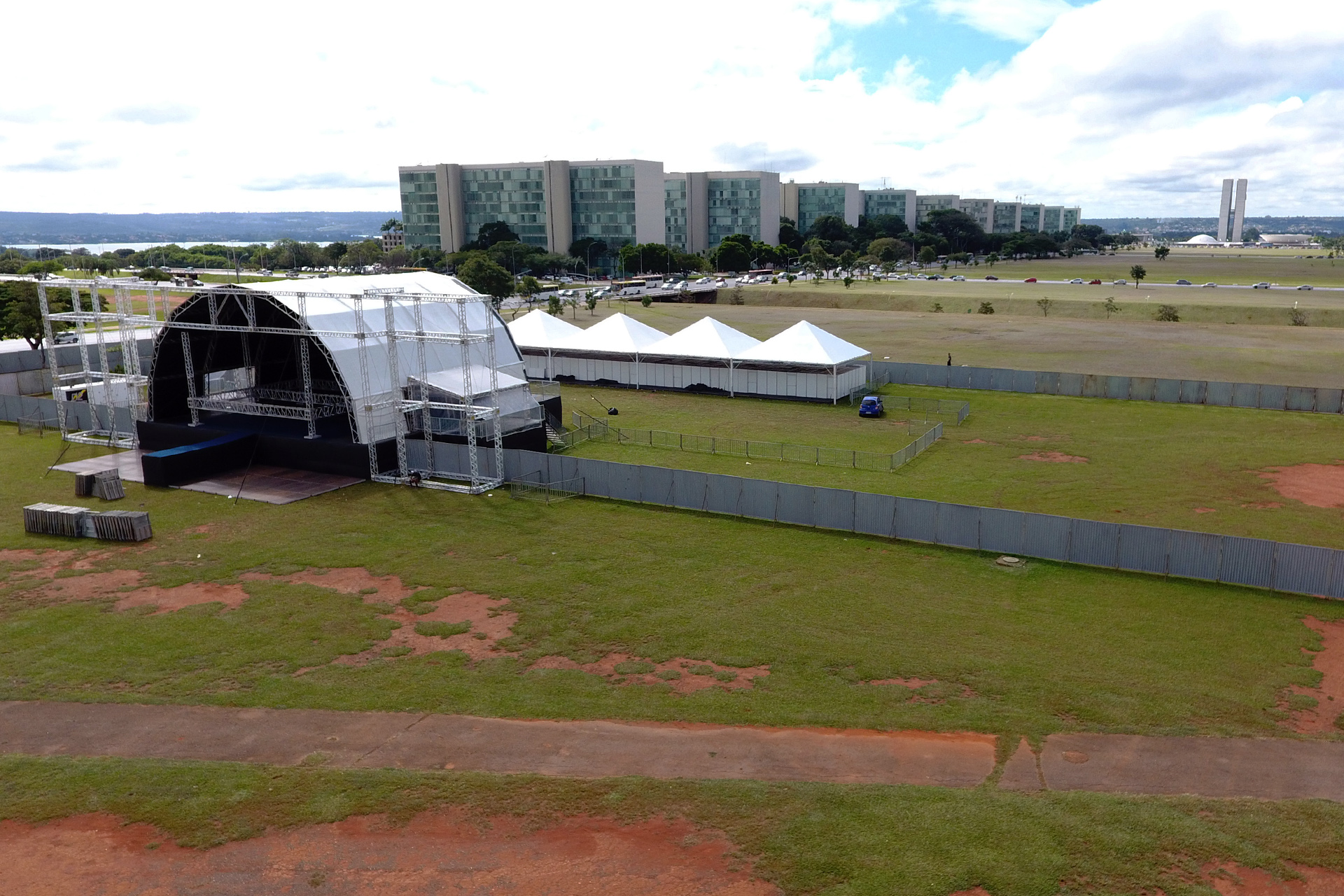 Parte da programação dos shows do 58º aniversário de Brasília foi preenchida por meio de chamamento público, como forma de estimular a produção cultural local