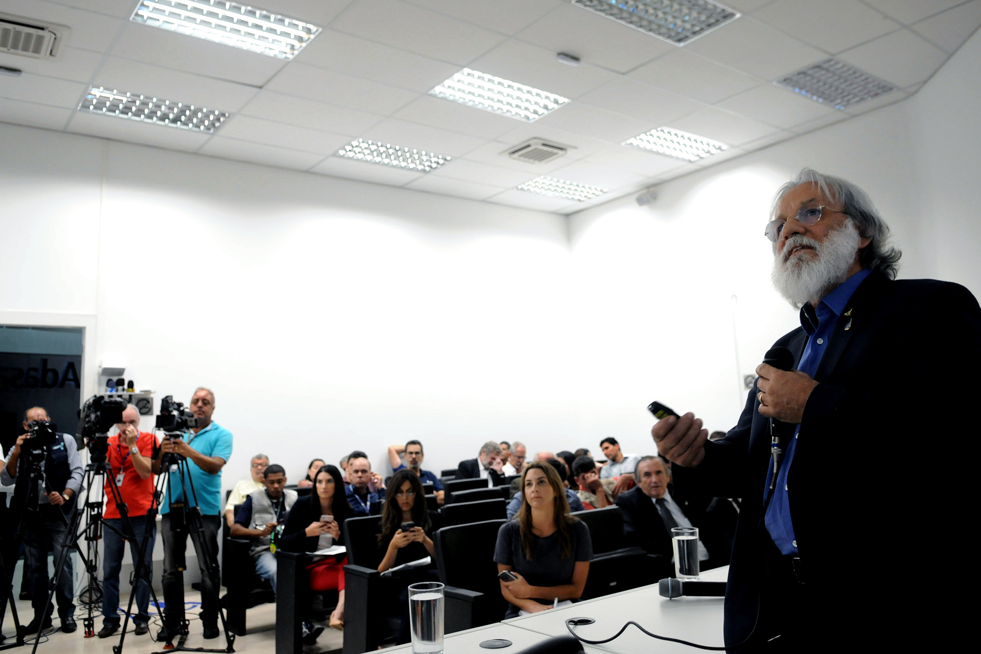 Simulações para o término do rodízio foram apresentadas pelo diretor-presidente da Adasa-DF, Paulo Salles, em entrevista coletiva