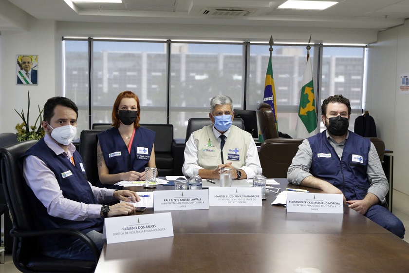 Os dados sobre testagem para covid-19 na rede pública foram apresentados durante coletiva de imprensa pelo secretário de Saúde, Manoel Pafiadache, e equipe | Foto: Sandro Araújo/Agência Brasília