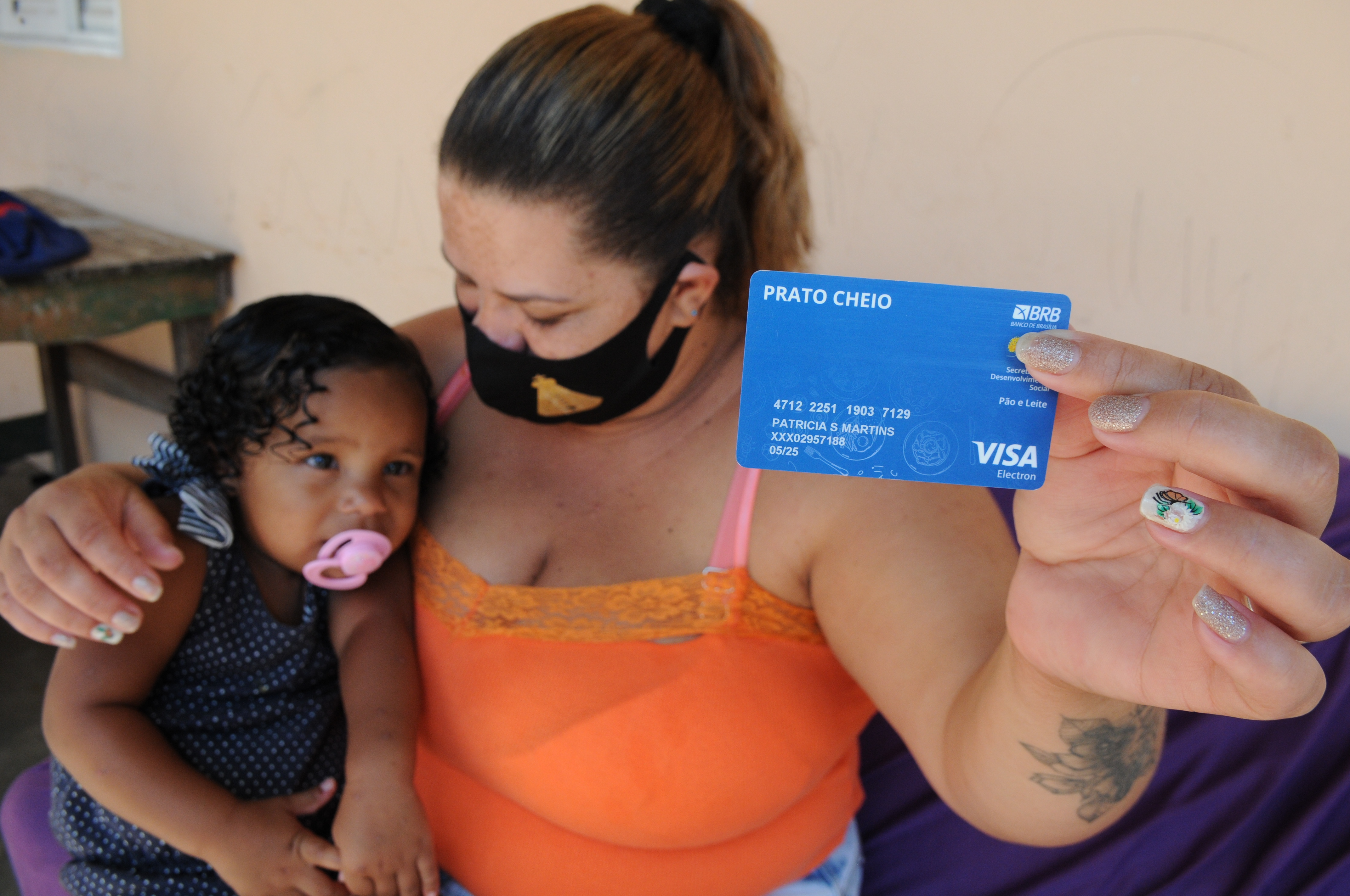 Cartão Prato Cheio: criado logo no início da pandemia, benefício contemplou quase 94 mil famílias em 2021 | Foto: Paulo H. Carvalho/Agência Brasília