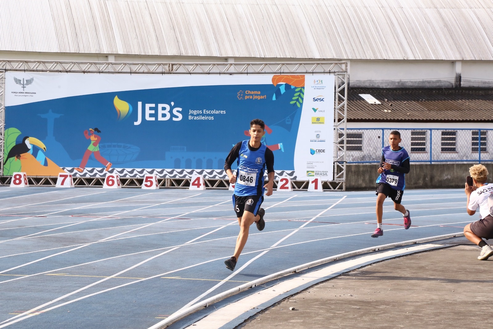 Brasiliense é campeã dos 100 metros com barreiras no Mundial Escolar de  Atletismo