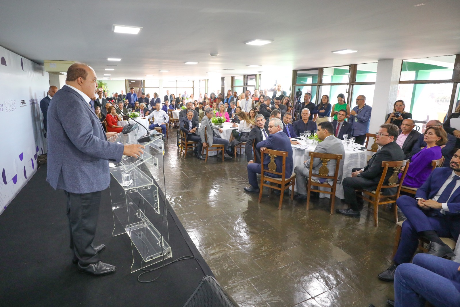 Arcabouço fiscal: Ibaneis defende Fundo Constitucional fora do limite de gastos