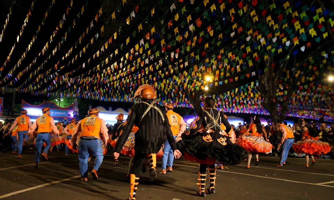 FESTIVIDADES - Campeonato de Xadrez reúne representantes de quatro cidades  e do Distrito Federal, Notícias