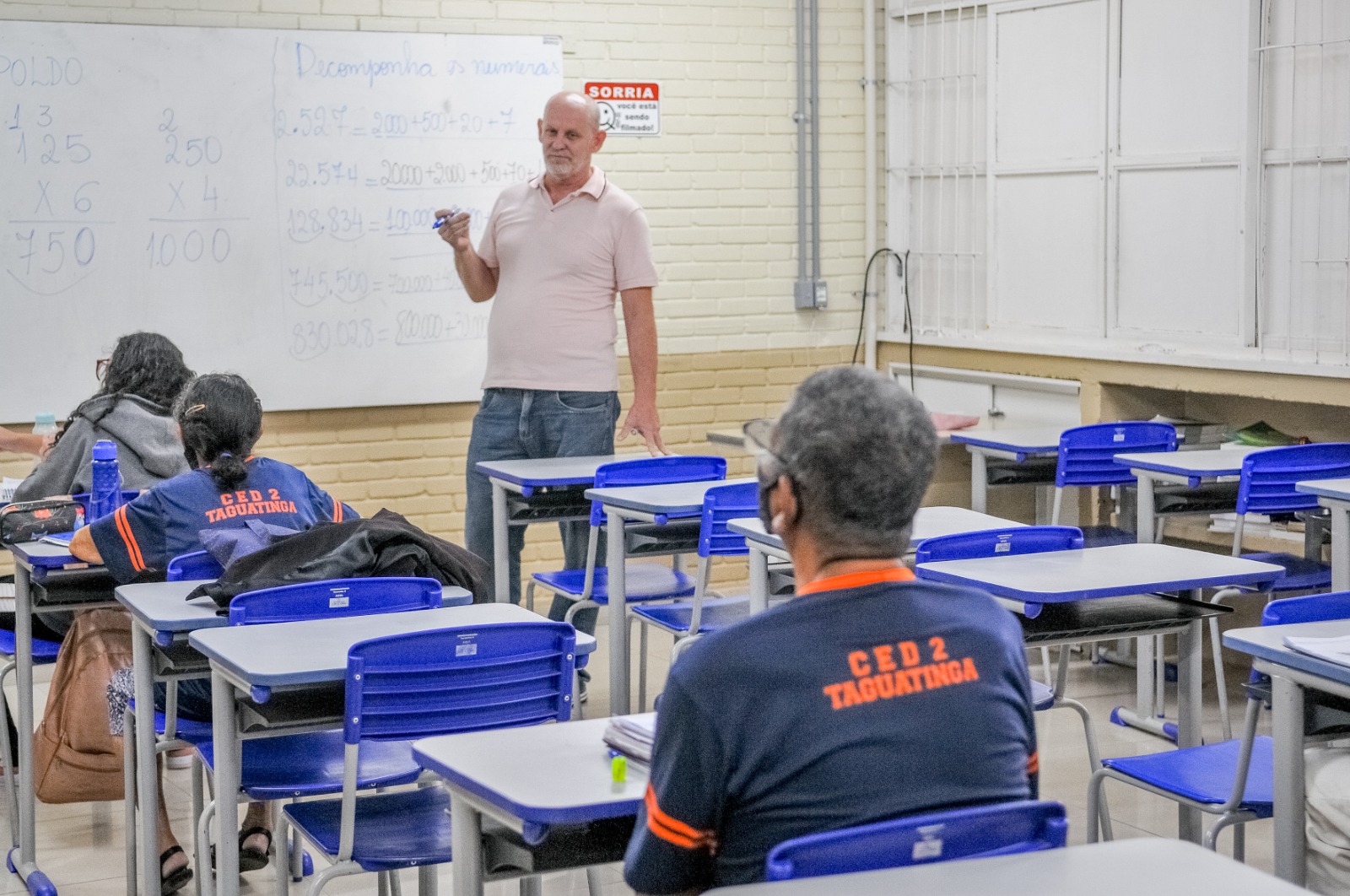 Ibaneis envia proposta​ para incorporar gratificações a salário dos professores - enviou à Câmara Legislativa (CLDF). 