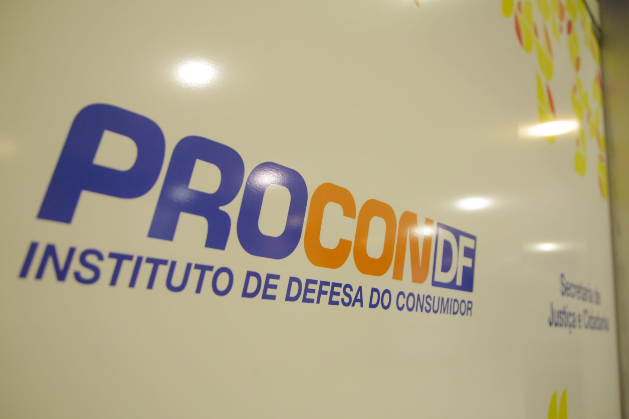 Procon: não compre nesses sites durante a Black Friday