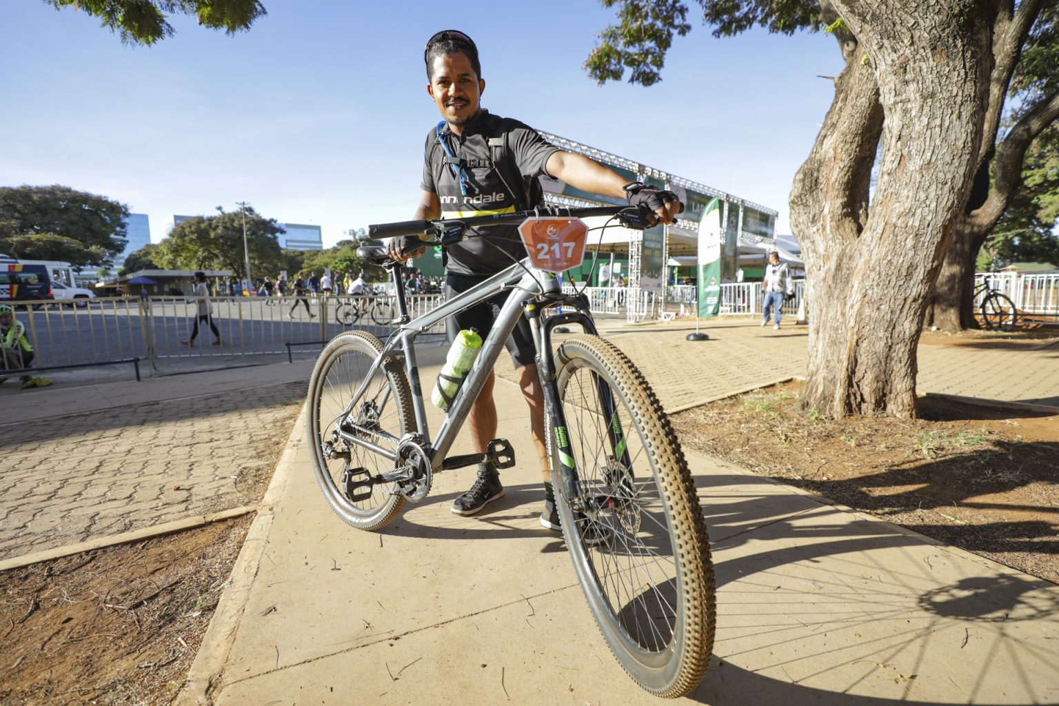 Circuito De Mountain Bike Marca Encerramento Da Semana Do Meio Ambiente