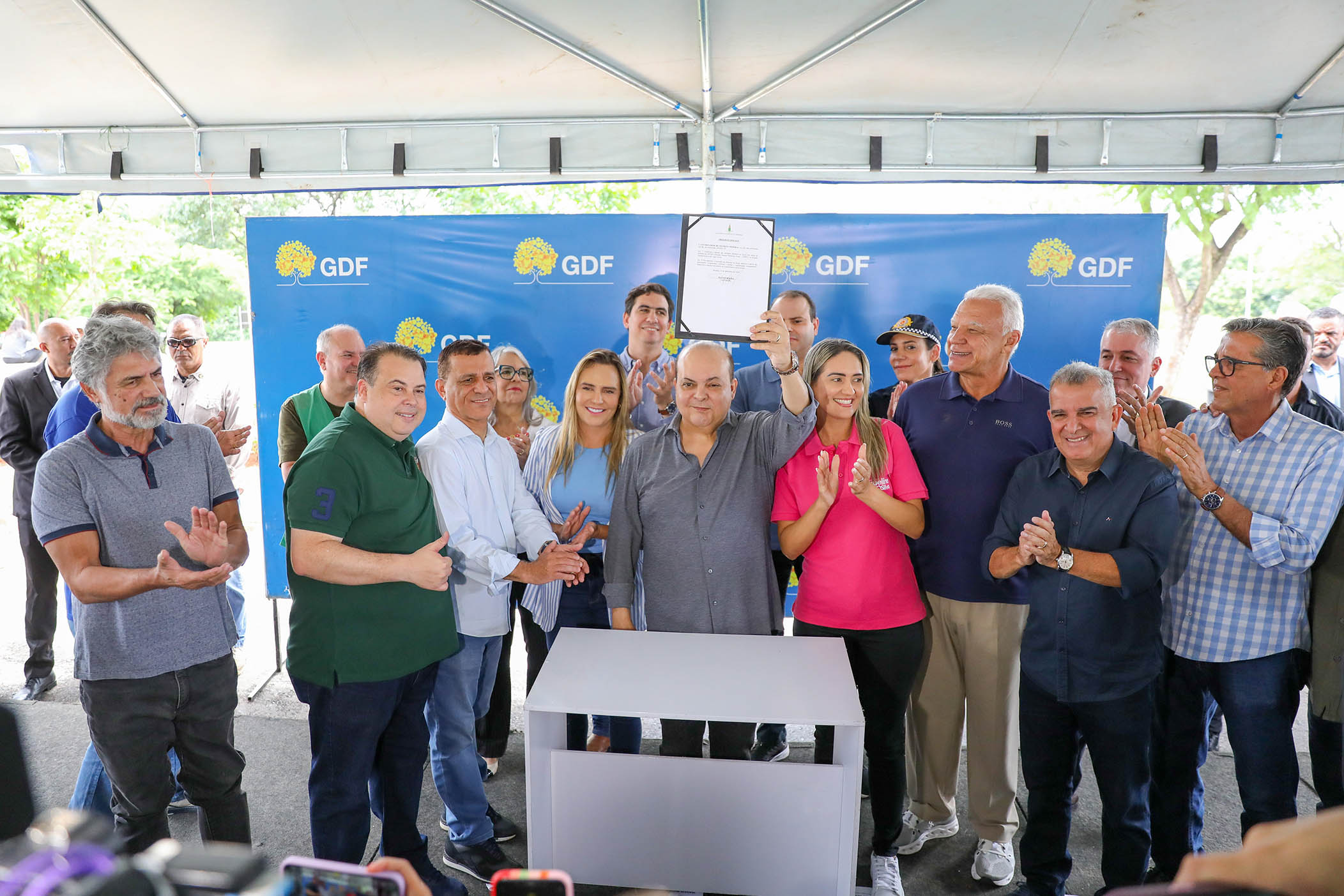 Com investimento de R$ 2,2 milhões, asfalto da DF-009, no Lago Norte, será restaurado