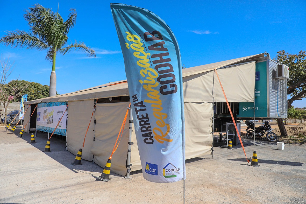 Carreta da Regularização chega a Arapoanga e começa a receber documentação para escritura de imóveis