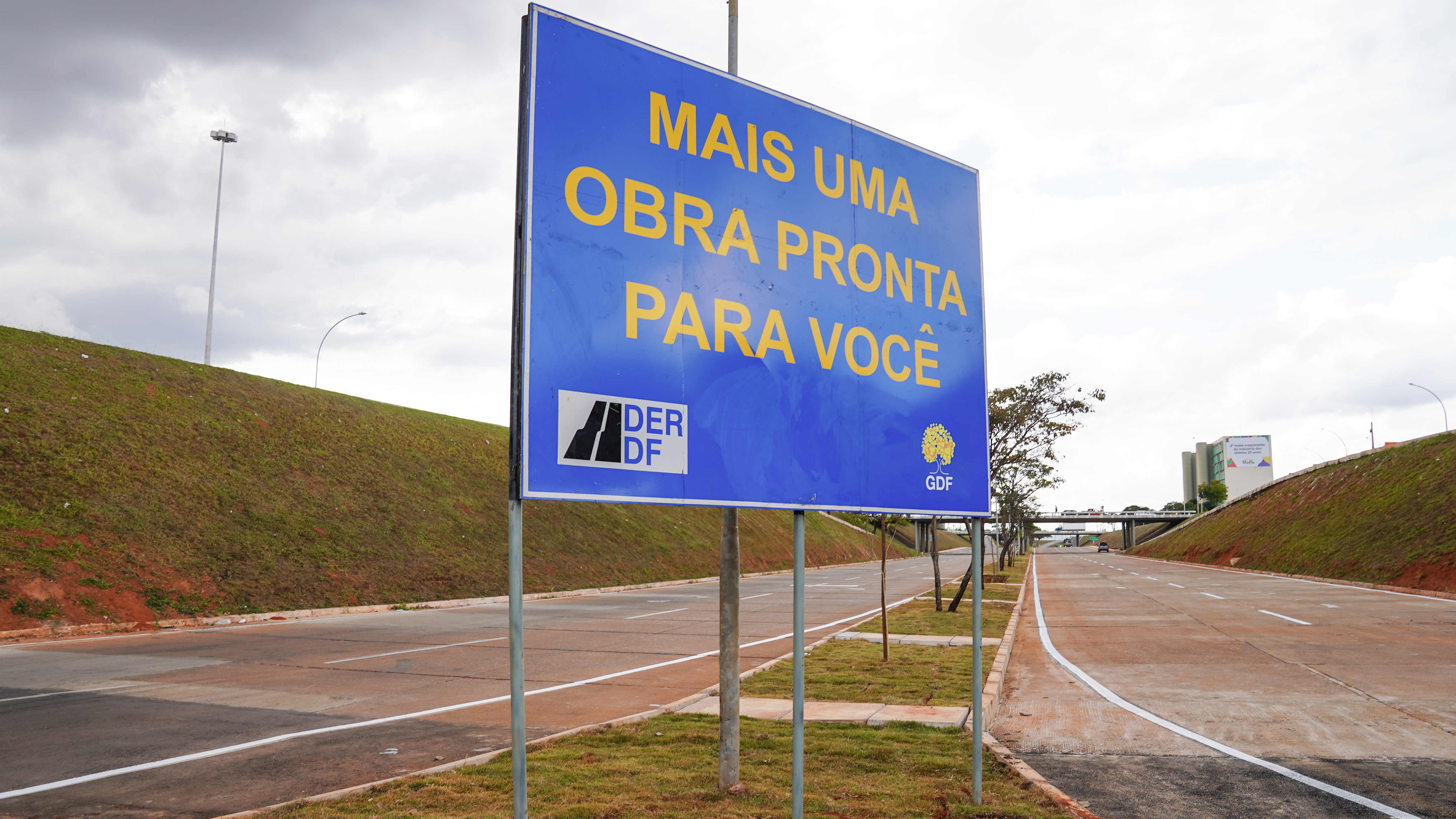 Após reforma do pavimento rígido, via do Buraco do Tatuí é liberada