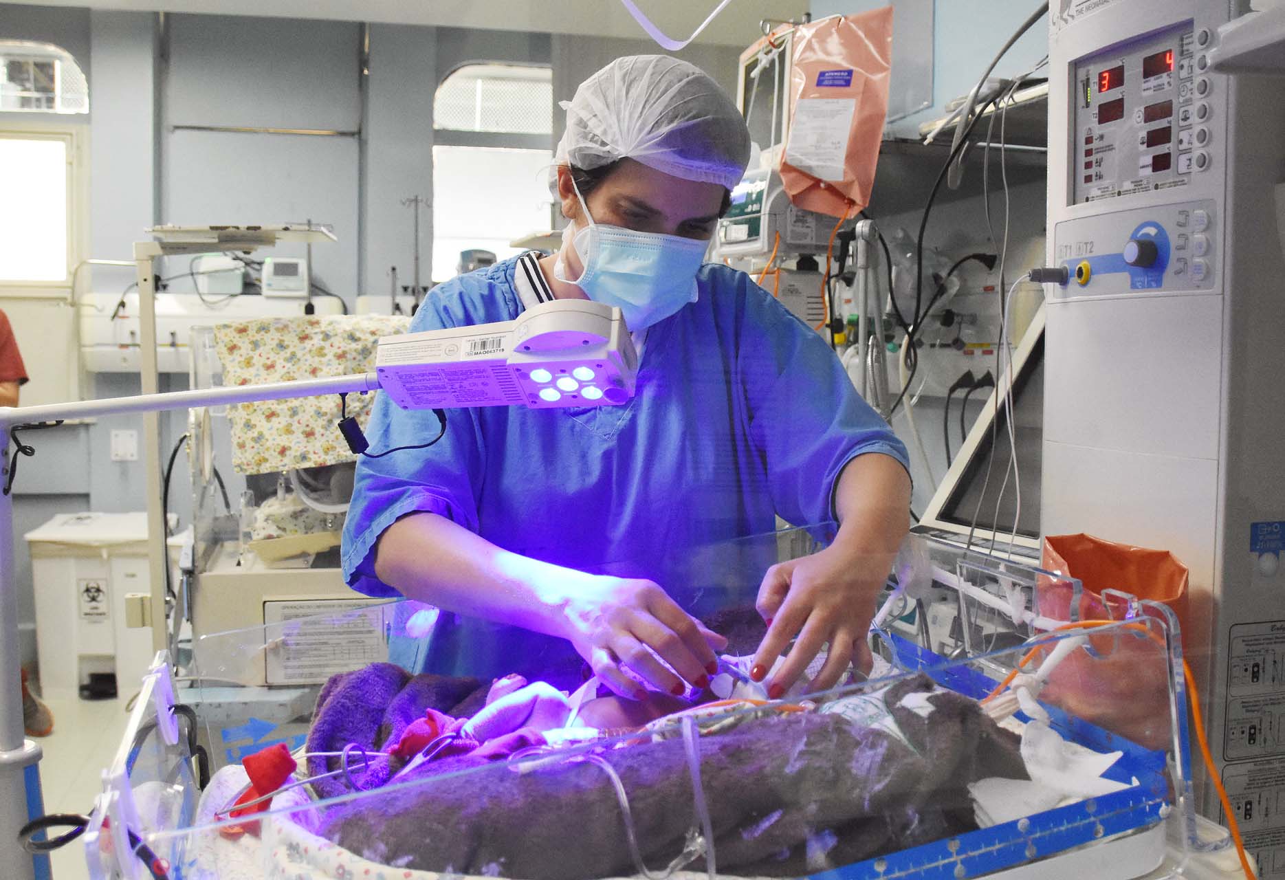 Pessoas com comorbidades e crianças têm direito a vacinas contra pneumonia