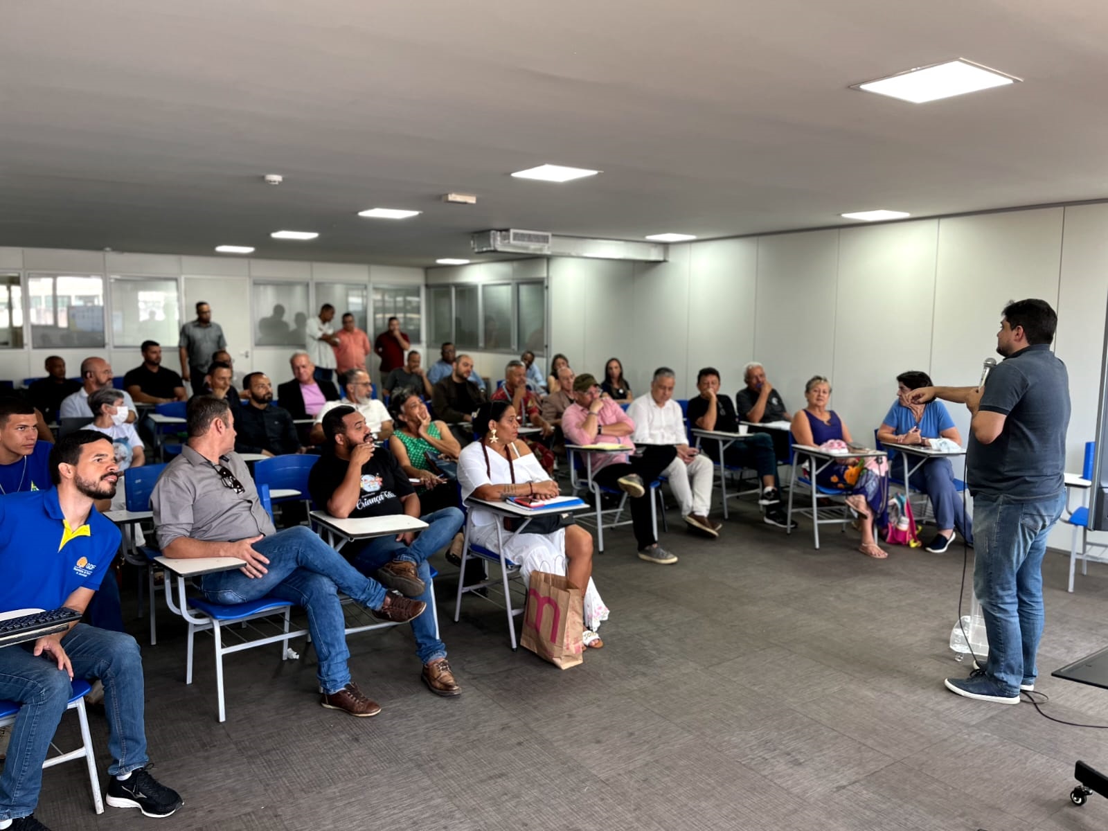 Seminário sobre Moeda Social reúne entidades religiosas e de assistência