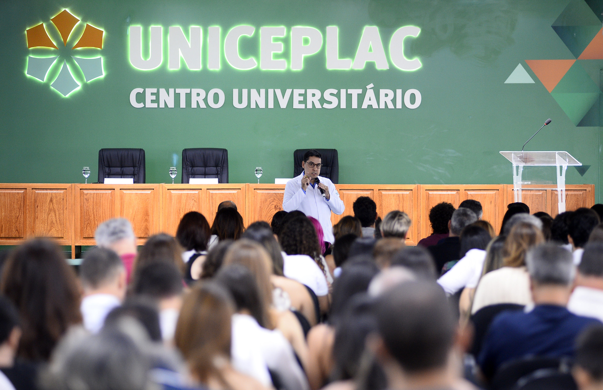 Eficiência e eficácia são temas de palestra da Saúde para novos estudantes de medicina