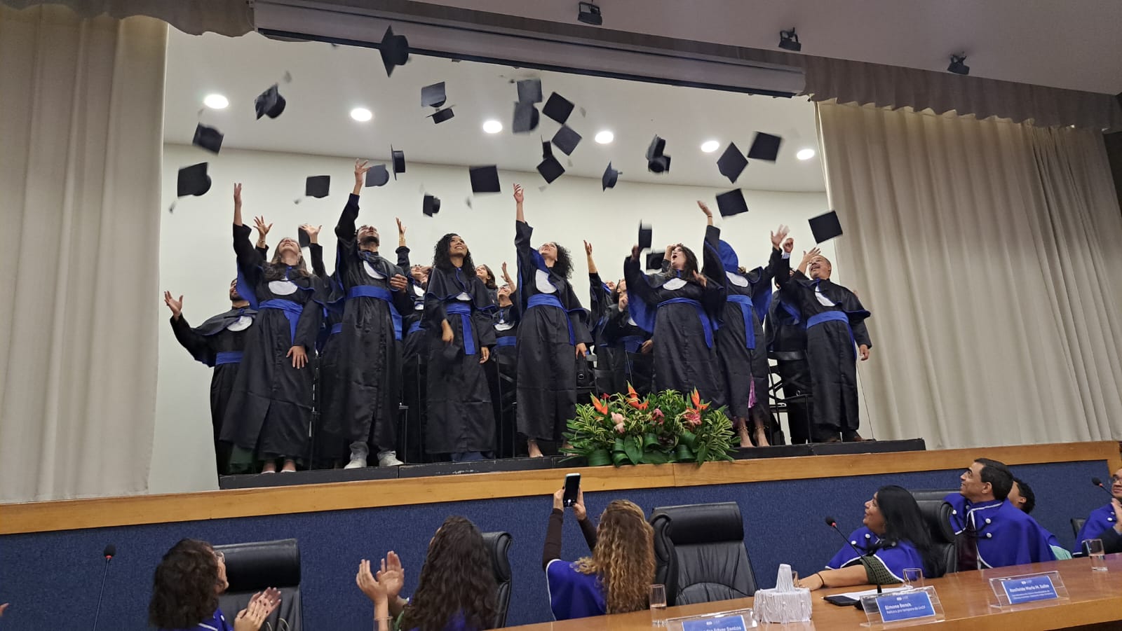 Novos gestores ambientais e públicos celebram formatura