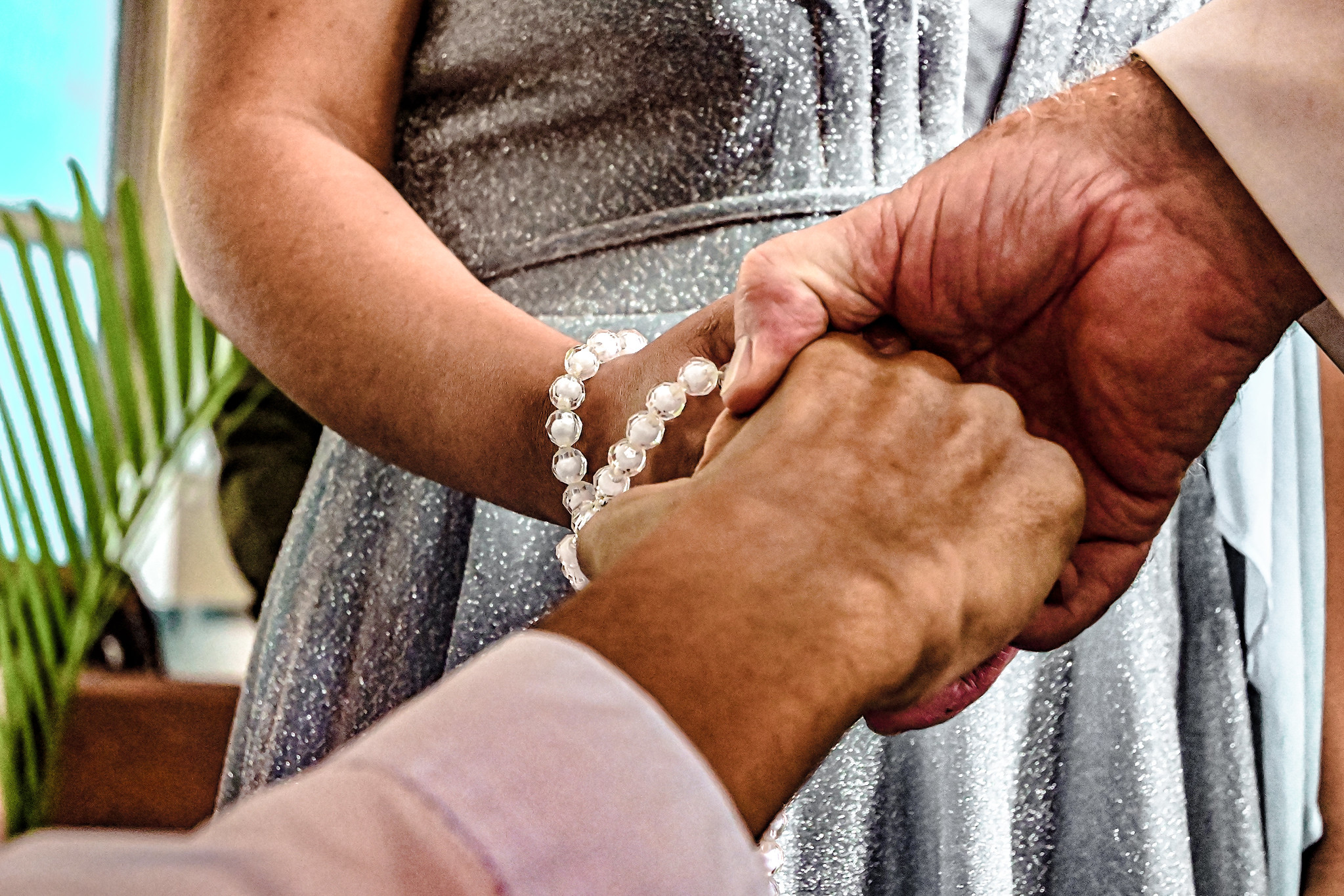 Paciente com câncer se casa na capela do Hospital de Base