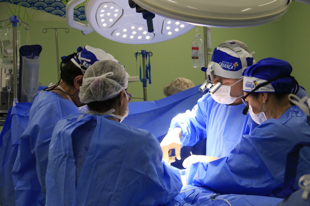 Hospital da Criança recebe especialistas em técnica cirúrgica delicada