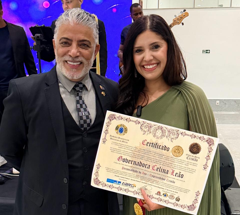 Governadora Celina Leão recebe a Cruz do Mérito Empreendedor Juscelino Kubitschek&nbsp;