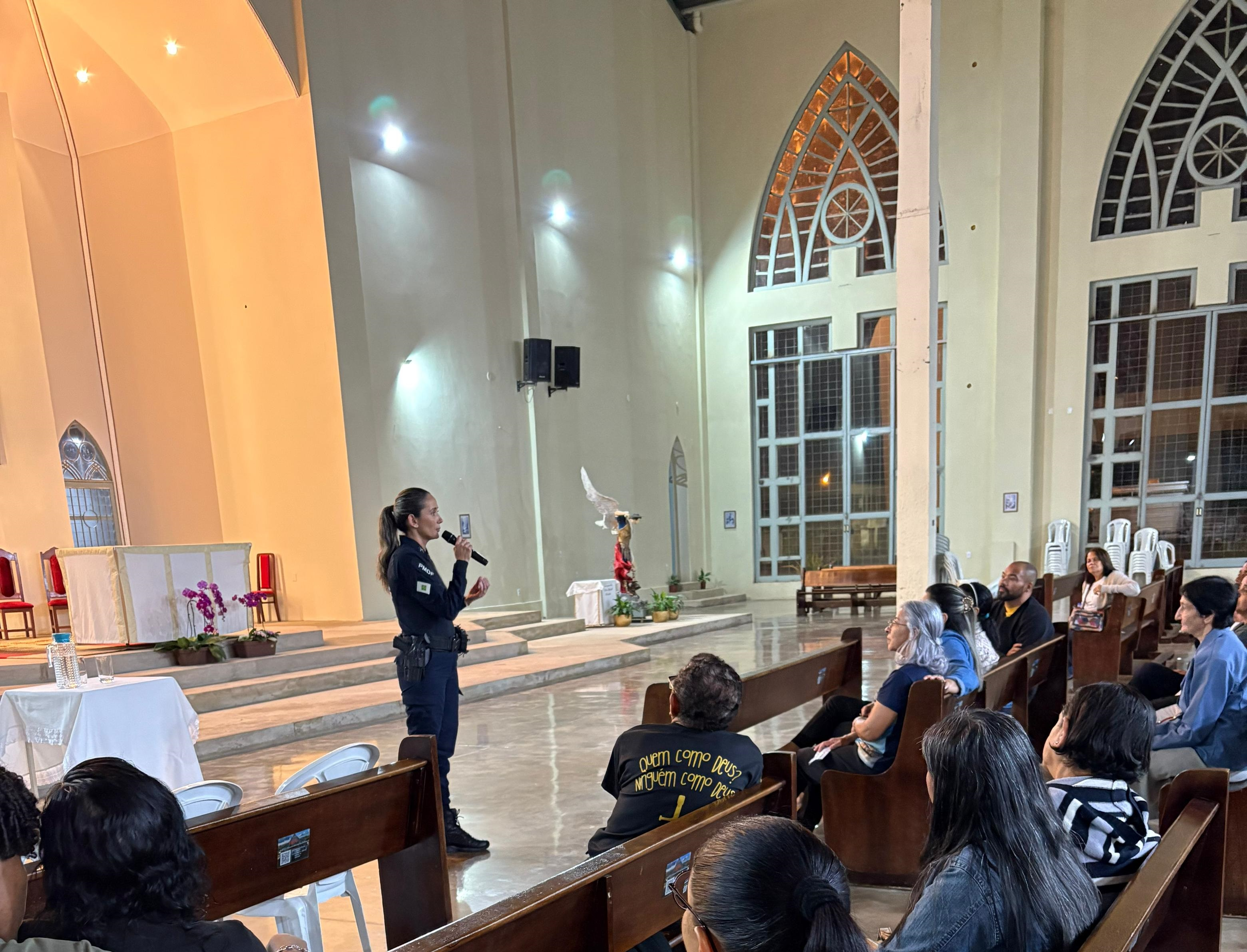 Agosto Lilás é tema de palestra proferida no Recanto das Emas