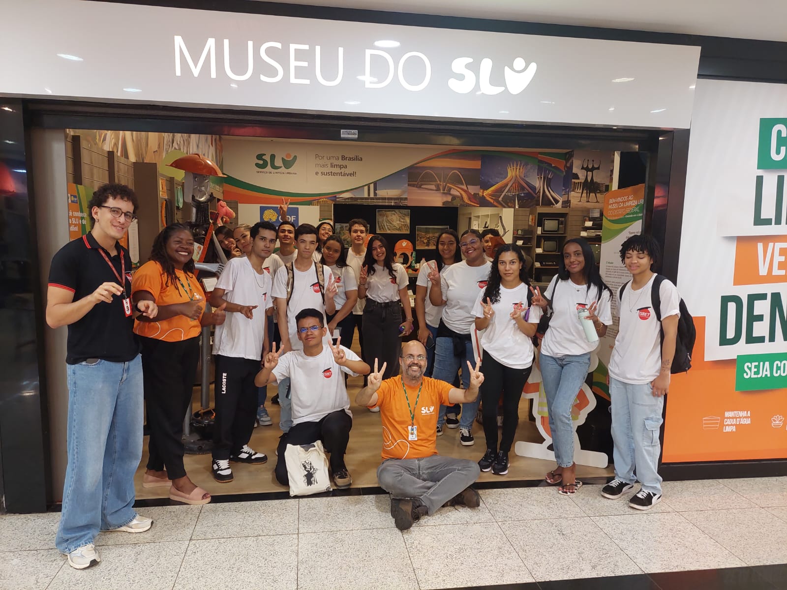 Dia do Autismo: Servidor se destaca com trabalho no Museu da Limpeza Urbana