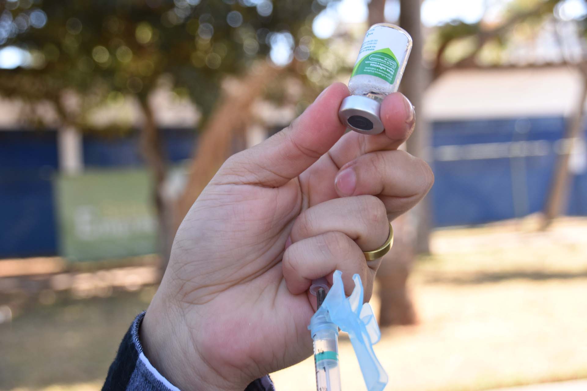 Rede pública vacina pacientes em condições clínicas especiais contra HPV