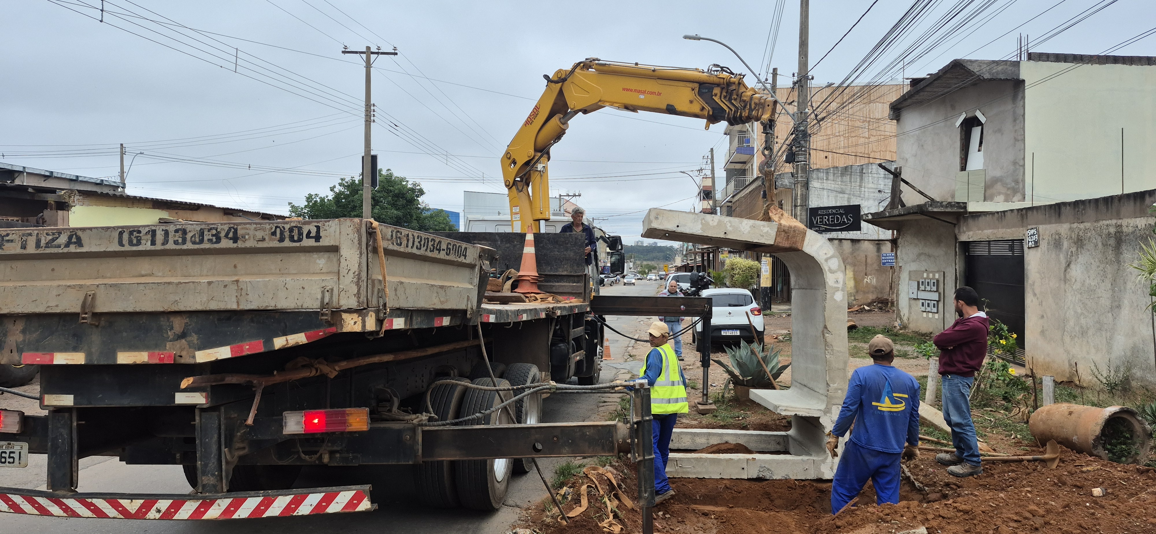 Novos abrigos de ônibus ampliam conforto e segurança de passageiros do DF