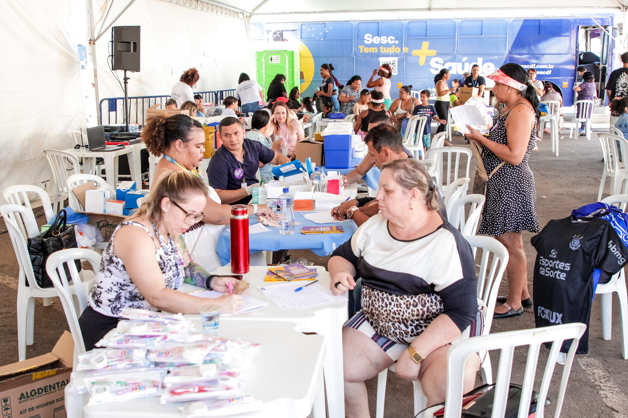 Moradoras do Sol Nascente recebem serviços de saúde