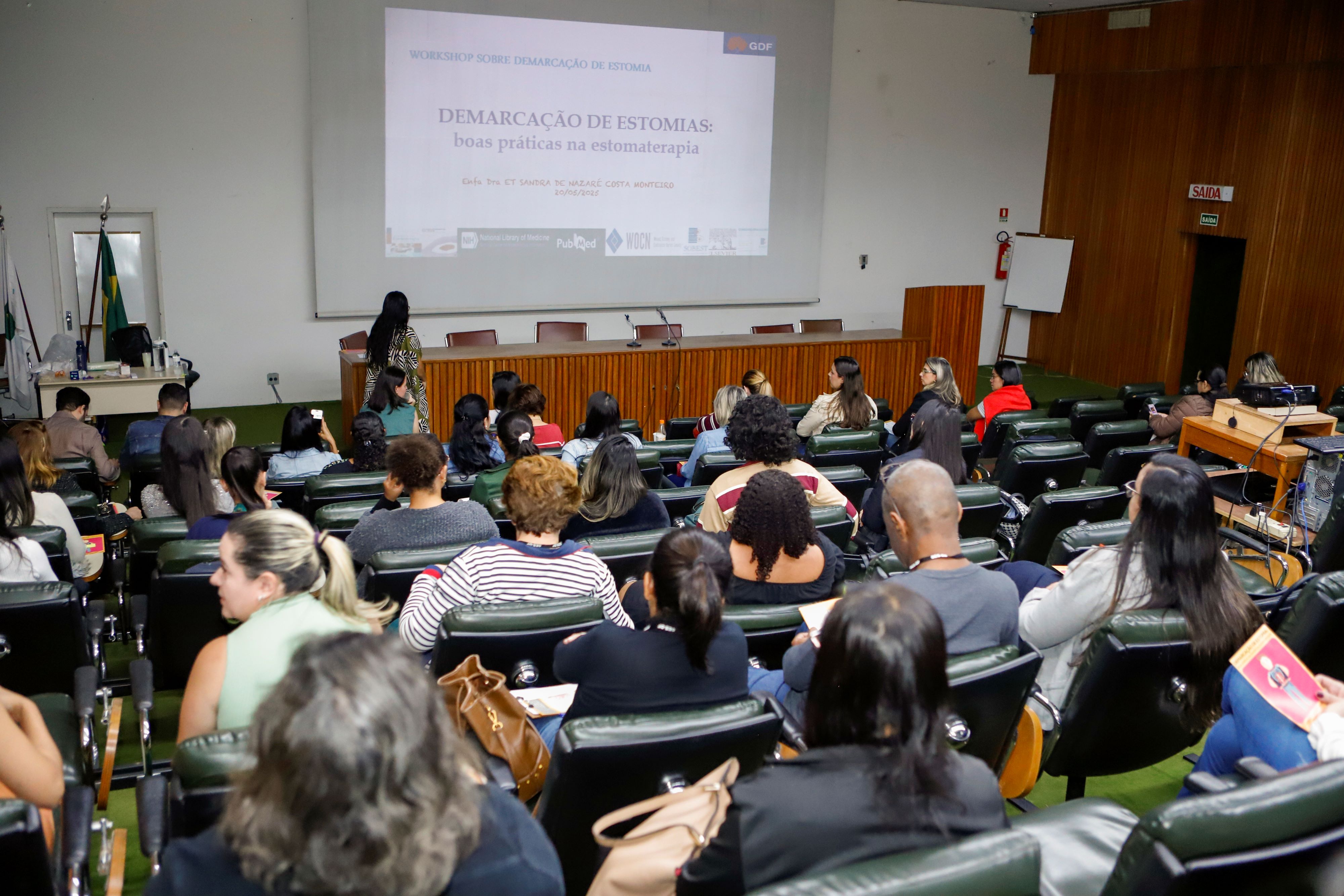 Saúde promove workshop para capacitar sobre práticas de demarcação de estomia
