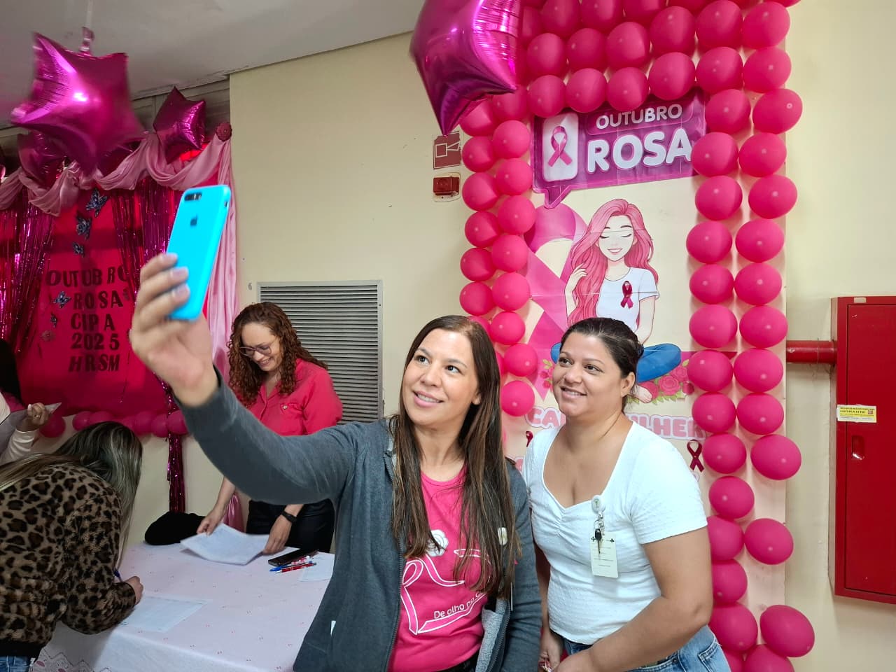 Outubro Rosa reforça mensagem de autocuidado nas unidades de saúde do DF