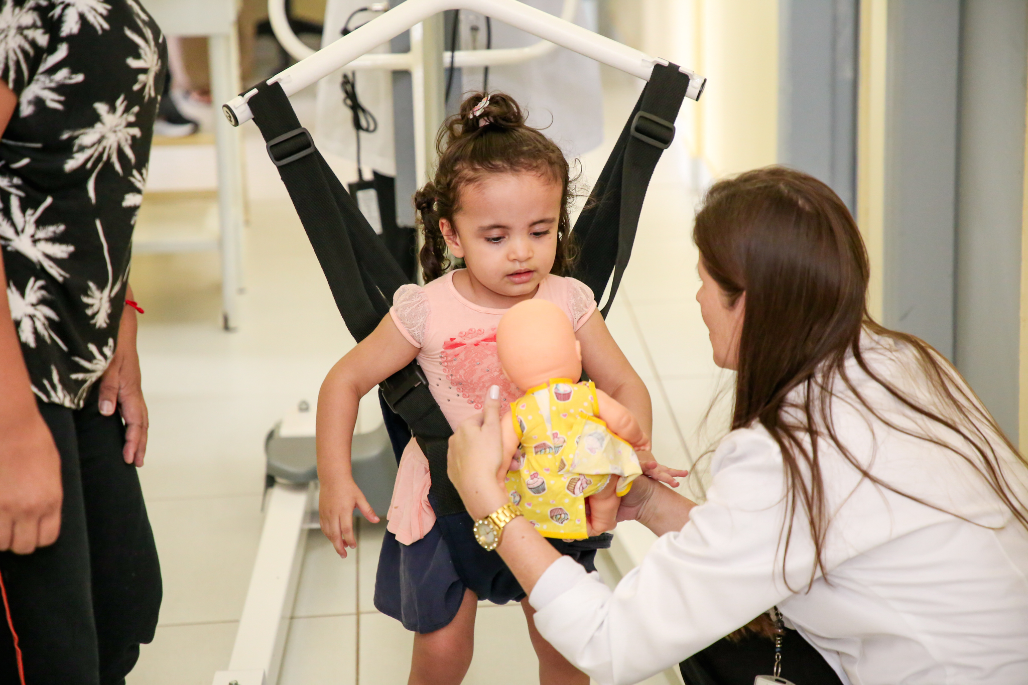 Suspensório inova tratamento fisioterapêutico infantil na rede pública do DF