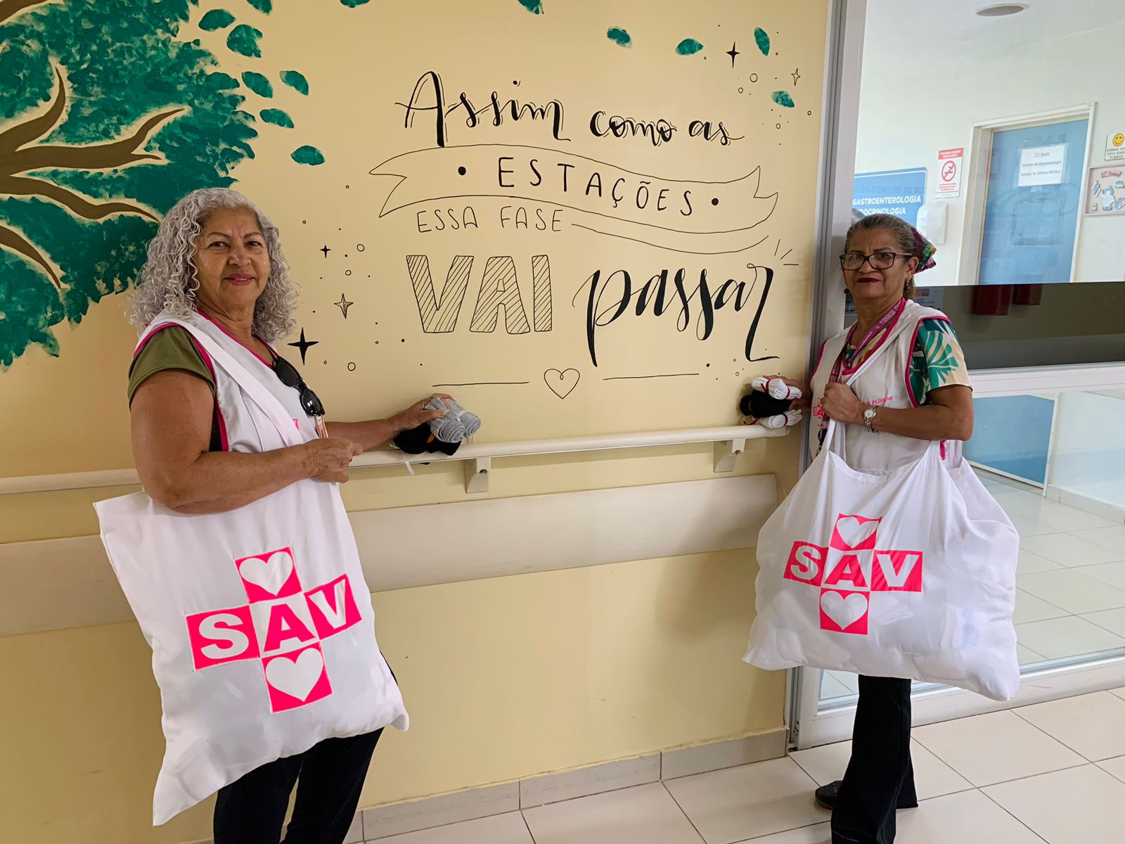 Campanha Pés Aquecidos entrega 700 pares de meias a pacientes do Hospital de Base