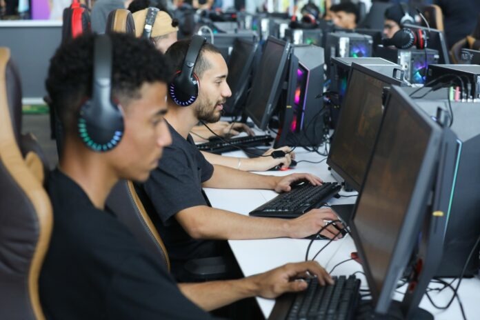 Projeto Acelera Tech forma alunos em Santa Maria 