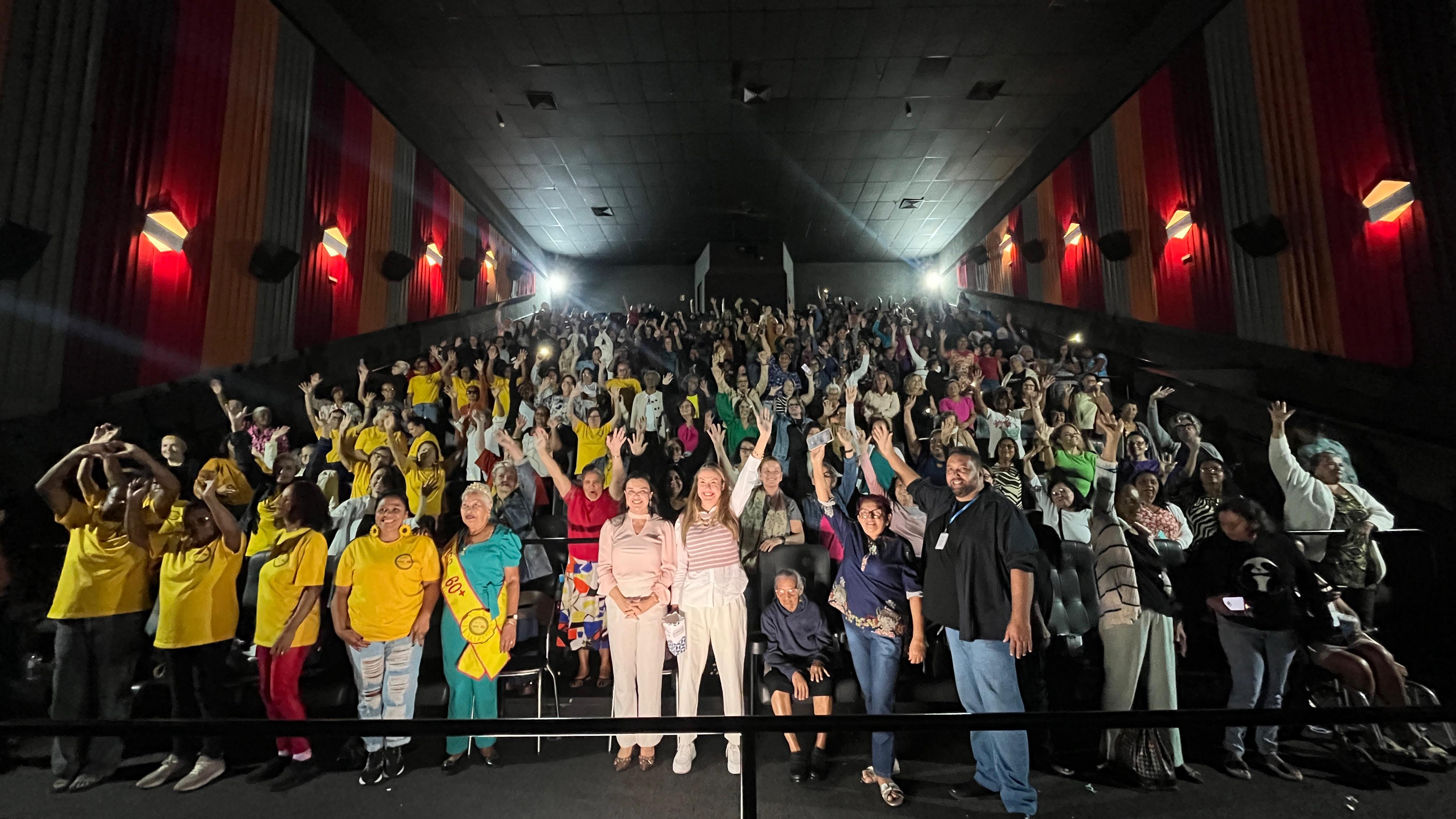 Realize com Pipoca leva 300 mulheres do DF ao cinema