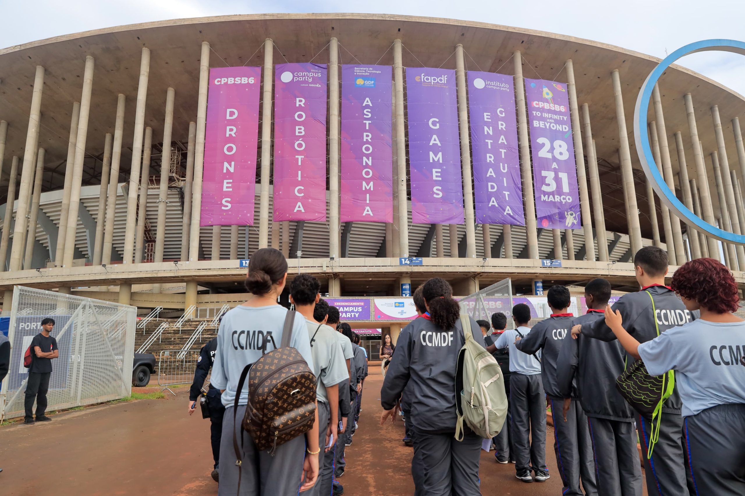 Alunos de escolas de gestão compartilhada visitam a Campus Party