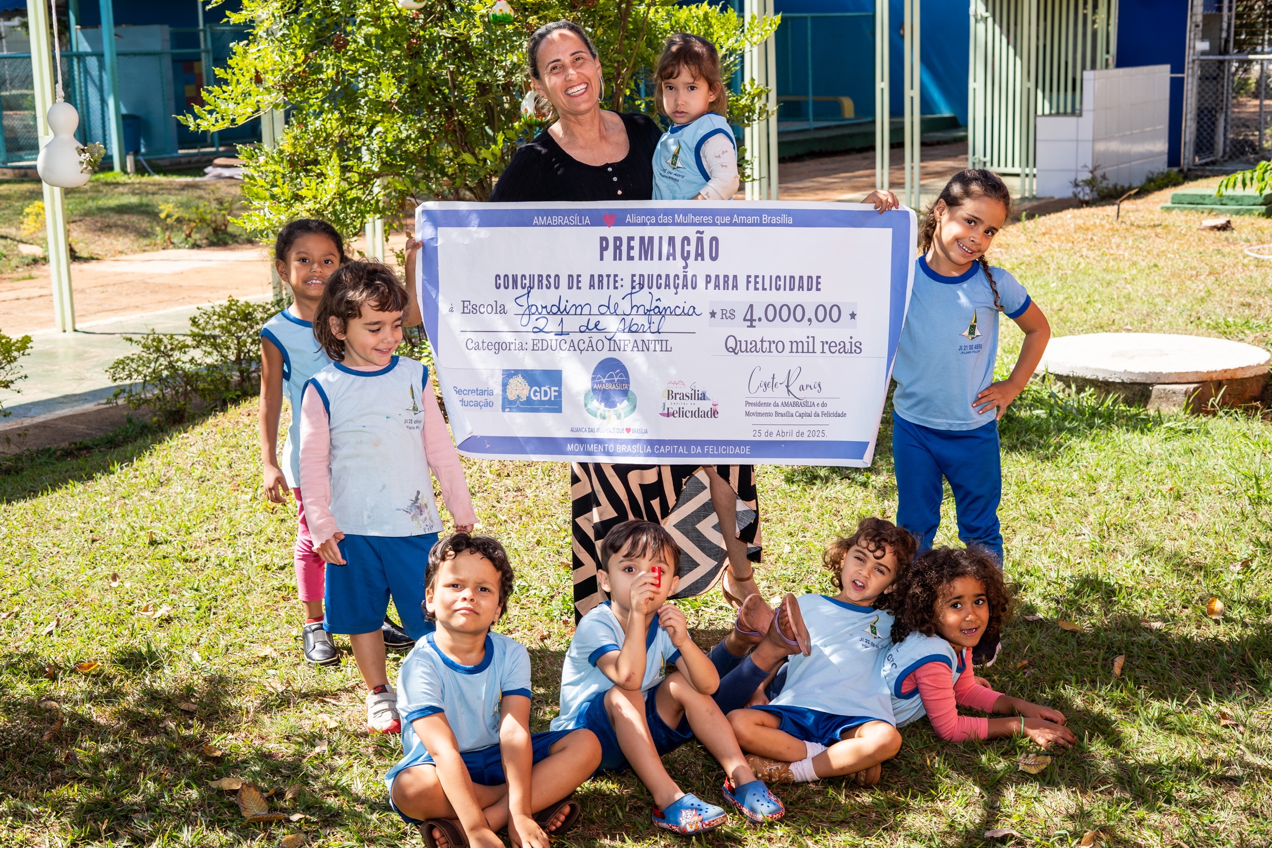 Escolas públicas recebem prêmios do concurso Educação para Felicidade&nbsp;