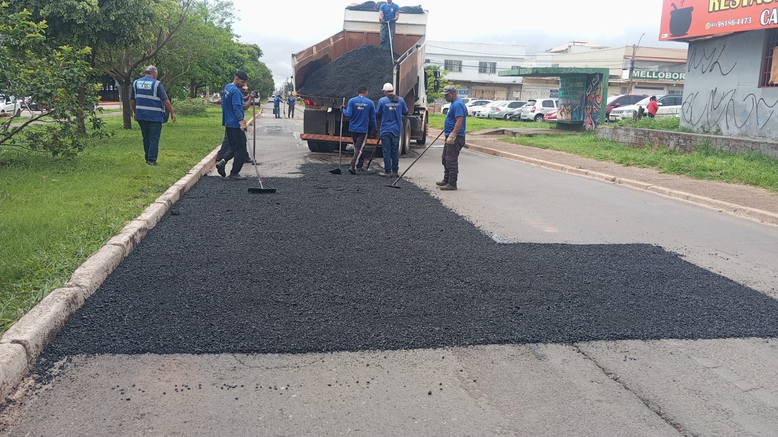 Mais de 20 toneladas de massa asfáltica são usadas para recuperar vias e bueiros de Ceilândia