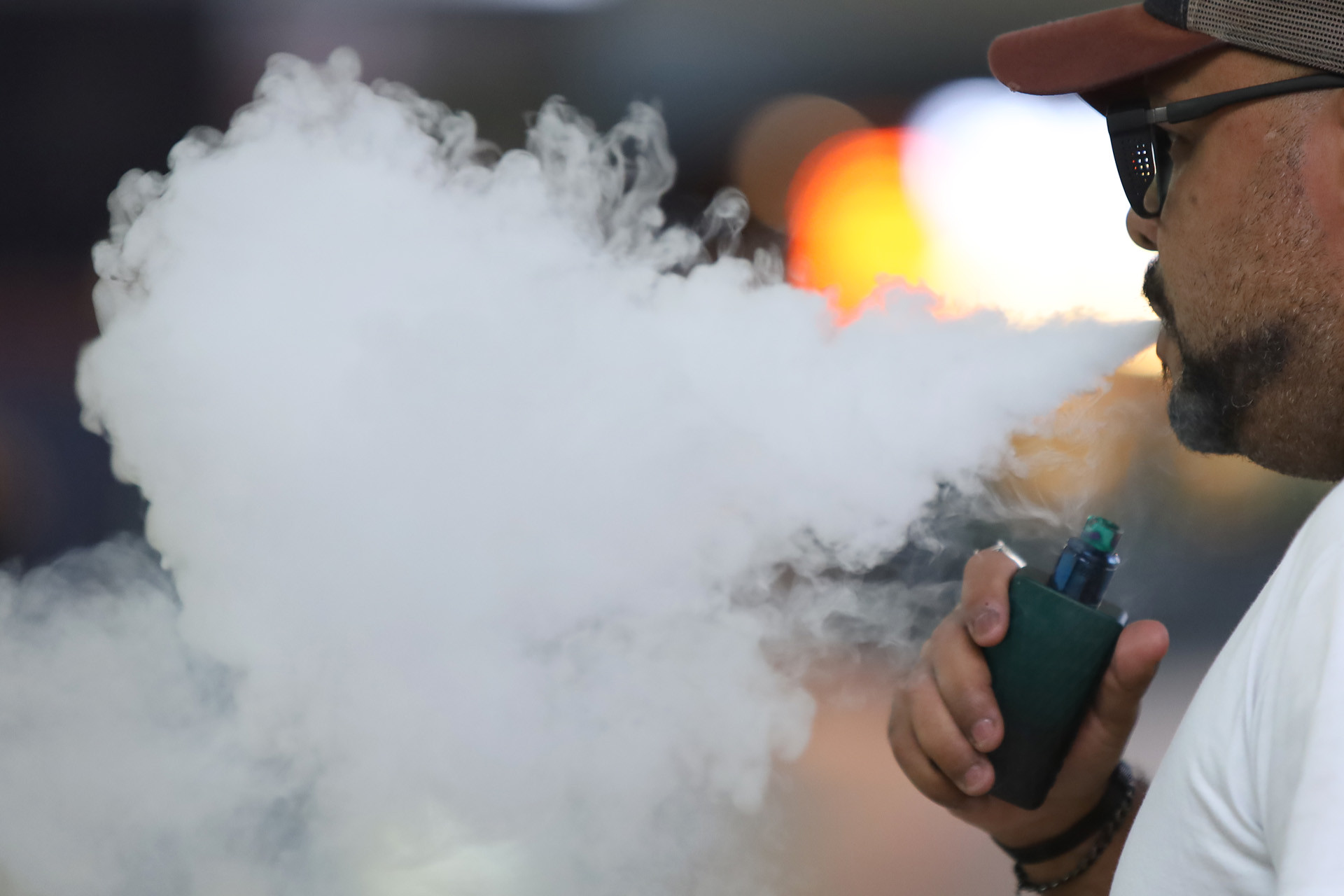 Uso de cigarro eletrônico acende alerta para riscos à saúde
