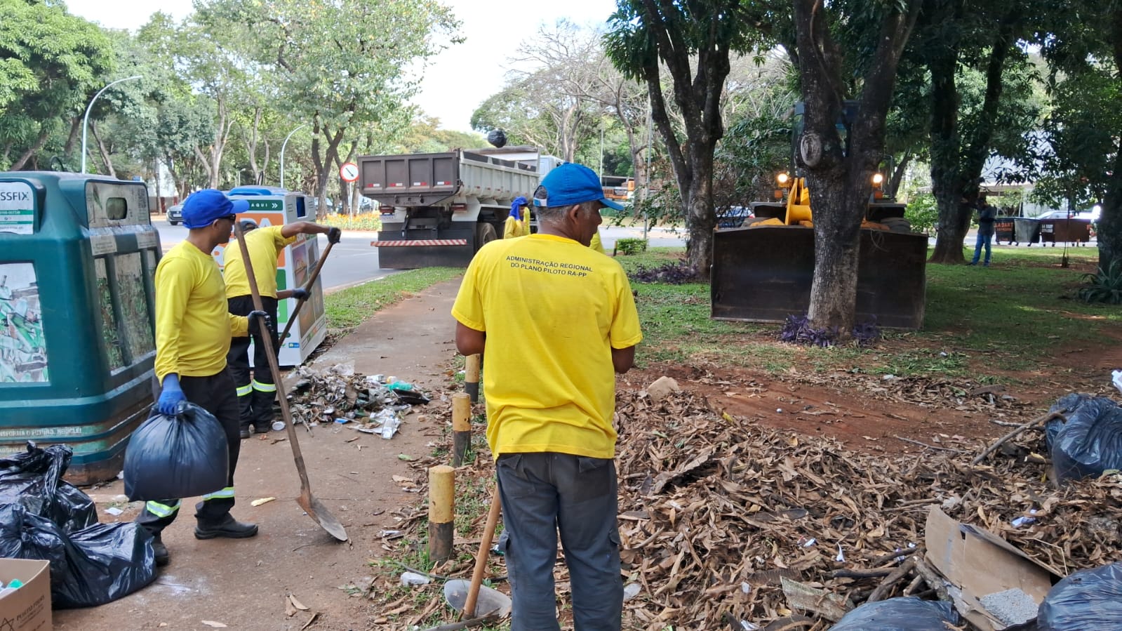 Mutirão de limpeza reforça bem-estar e segurança urbana em áreas do Plano Piloto