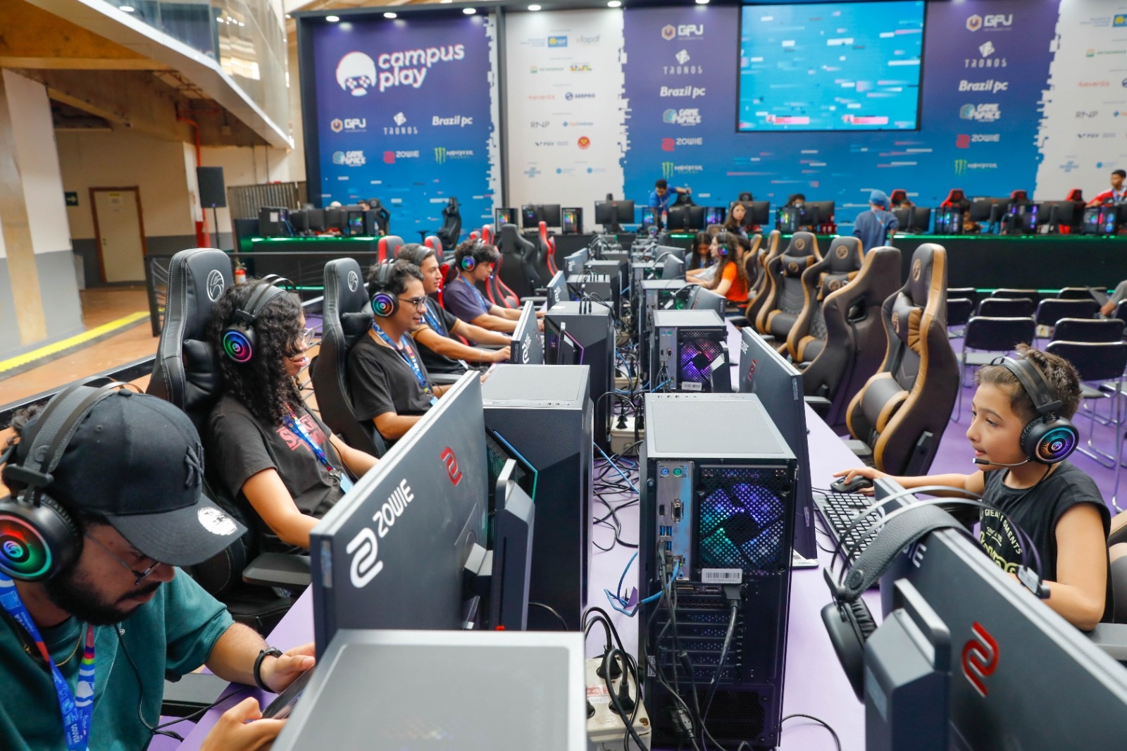 Programa Horizontes Digitais busca modernizar rede pública de ensino