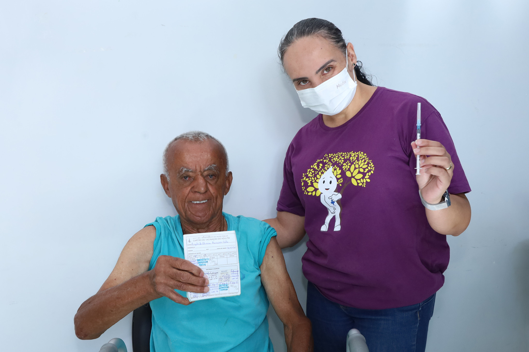 DF aplica quase 60 mil doses de vacinas contra a gripe em três dias