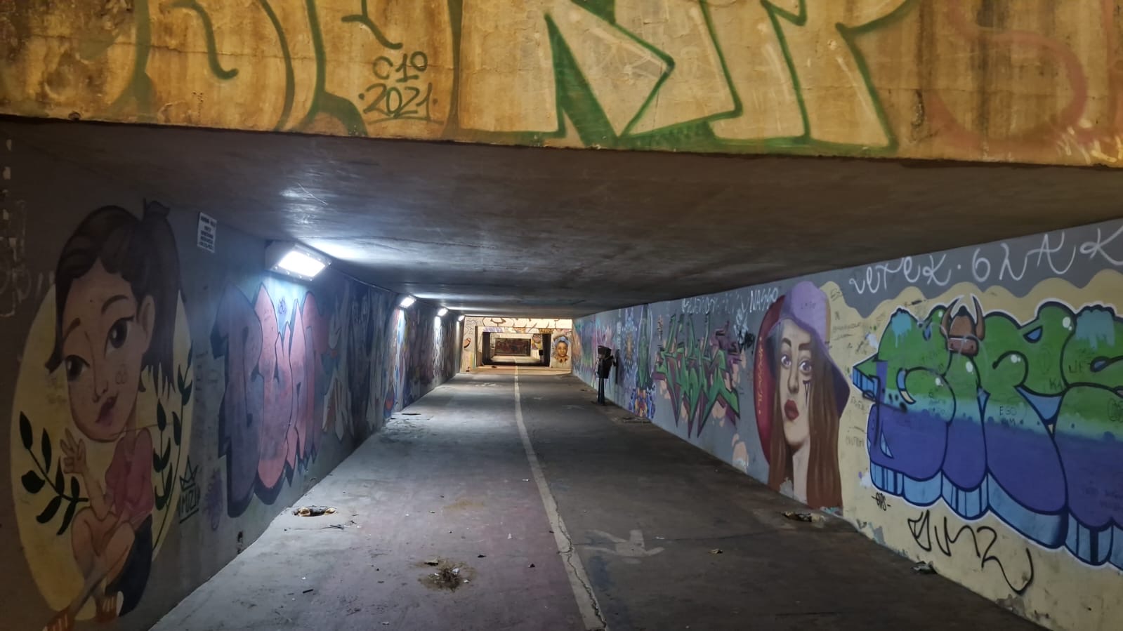 Após novo ato de vandalismo, passagem subterrânea na Quadra Lúcio Costa é recuperada