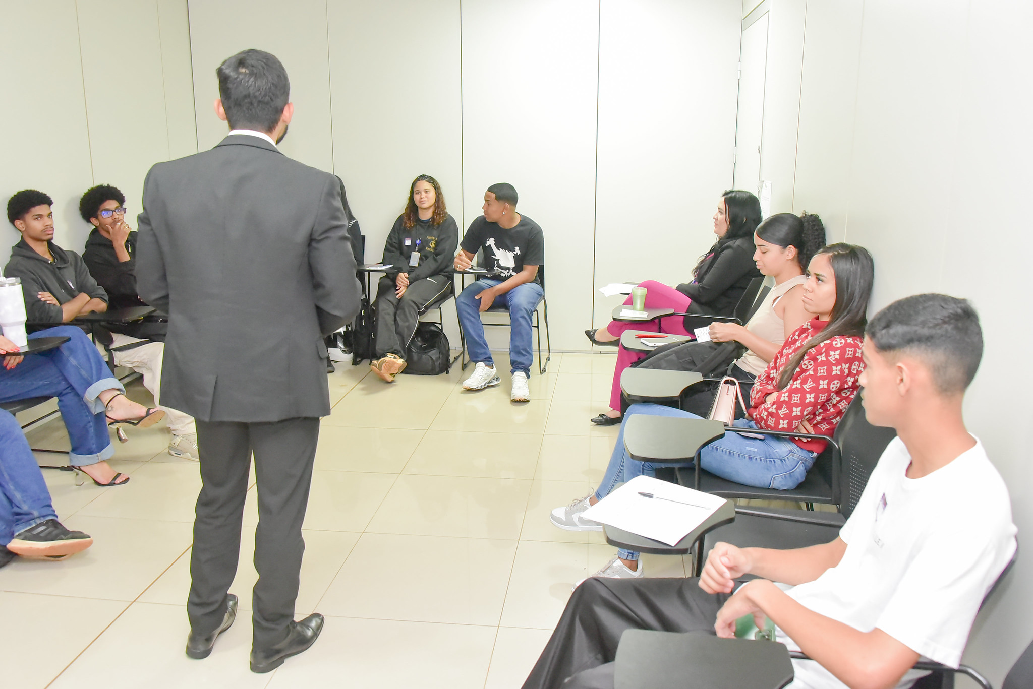 Jovens aprendizes do IgesDF encerram contratos e são orientados para novos desafios