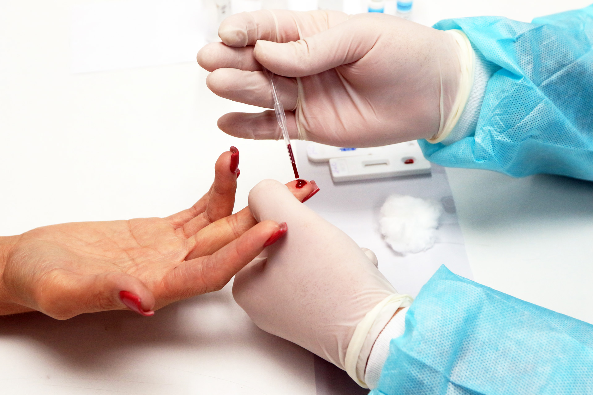 Saúde cria comitês para combater a transmissão vertical de doenças