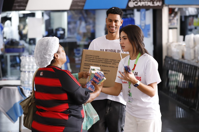 Combate à Aids: Saúde realiza testagem rápida no Setor Comercial Sul