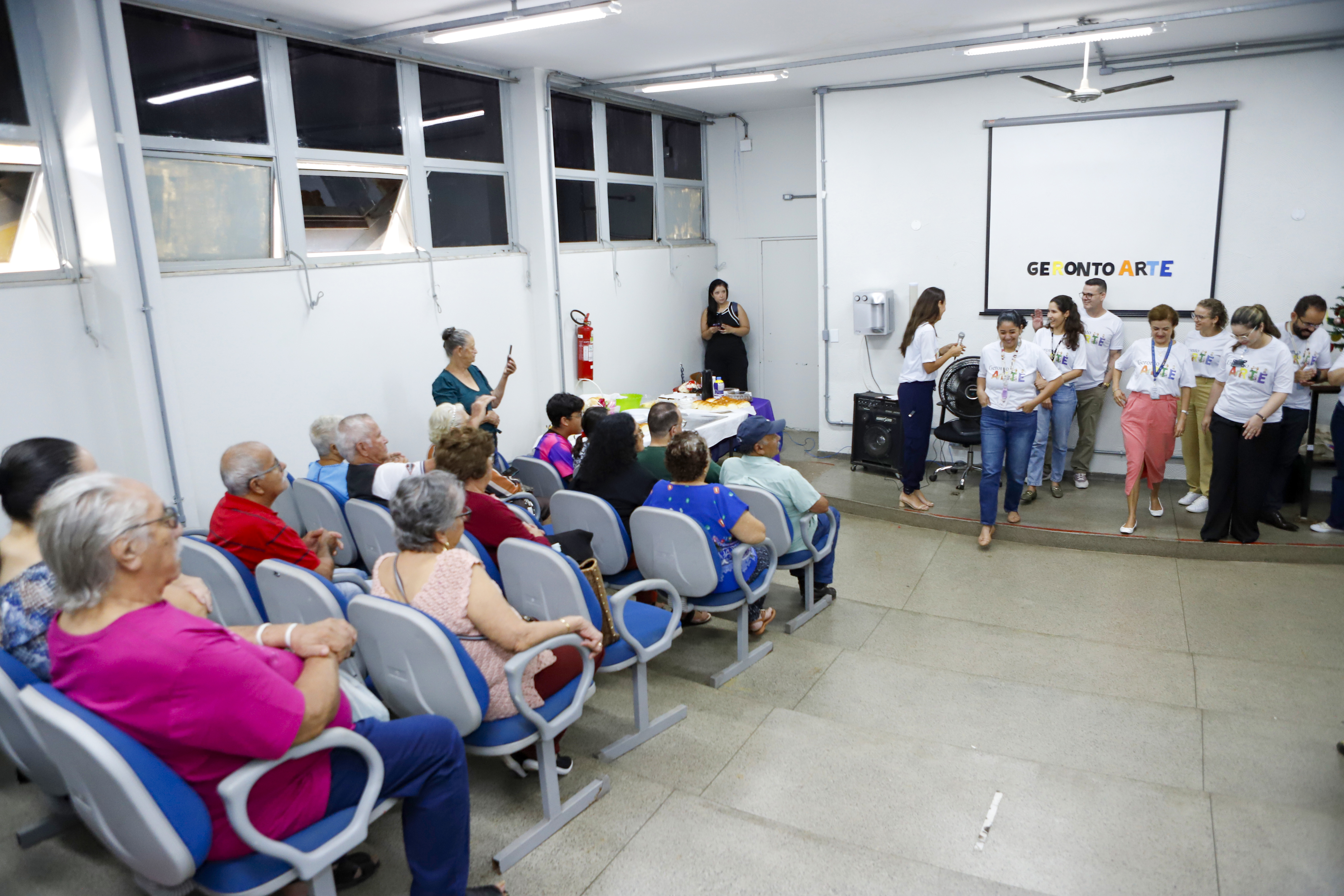 Policlínica de Taguatinga celebra talentos da terceira idade