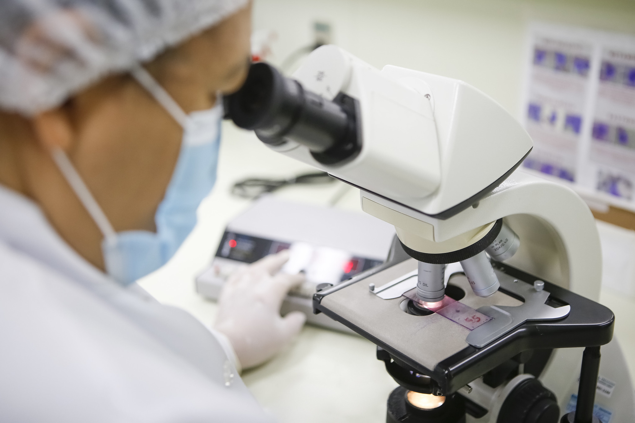 Aberta seleção para analista de laboratório em anatomia patológica