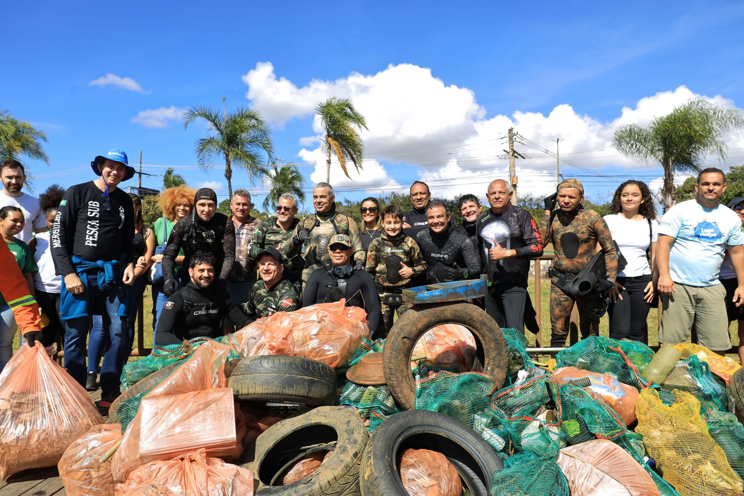 Ação de limpeza retira mais de meia tonelada de resíduos do Lago Paranoá&nbsp;