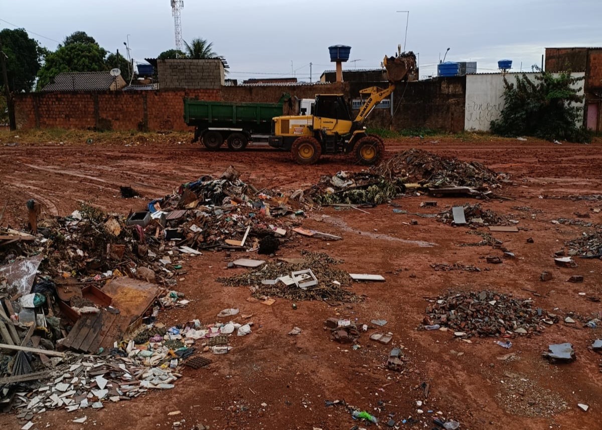 Força-tarefa retira 1,9 mil toneladas de lixo em operação de limpeza contra alagamentos em Ceilândia