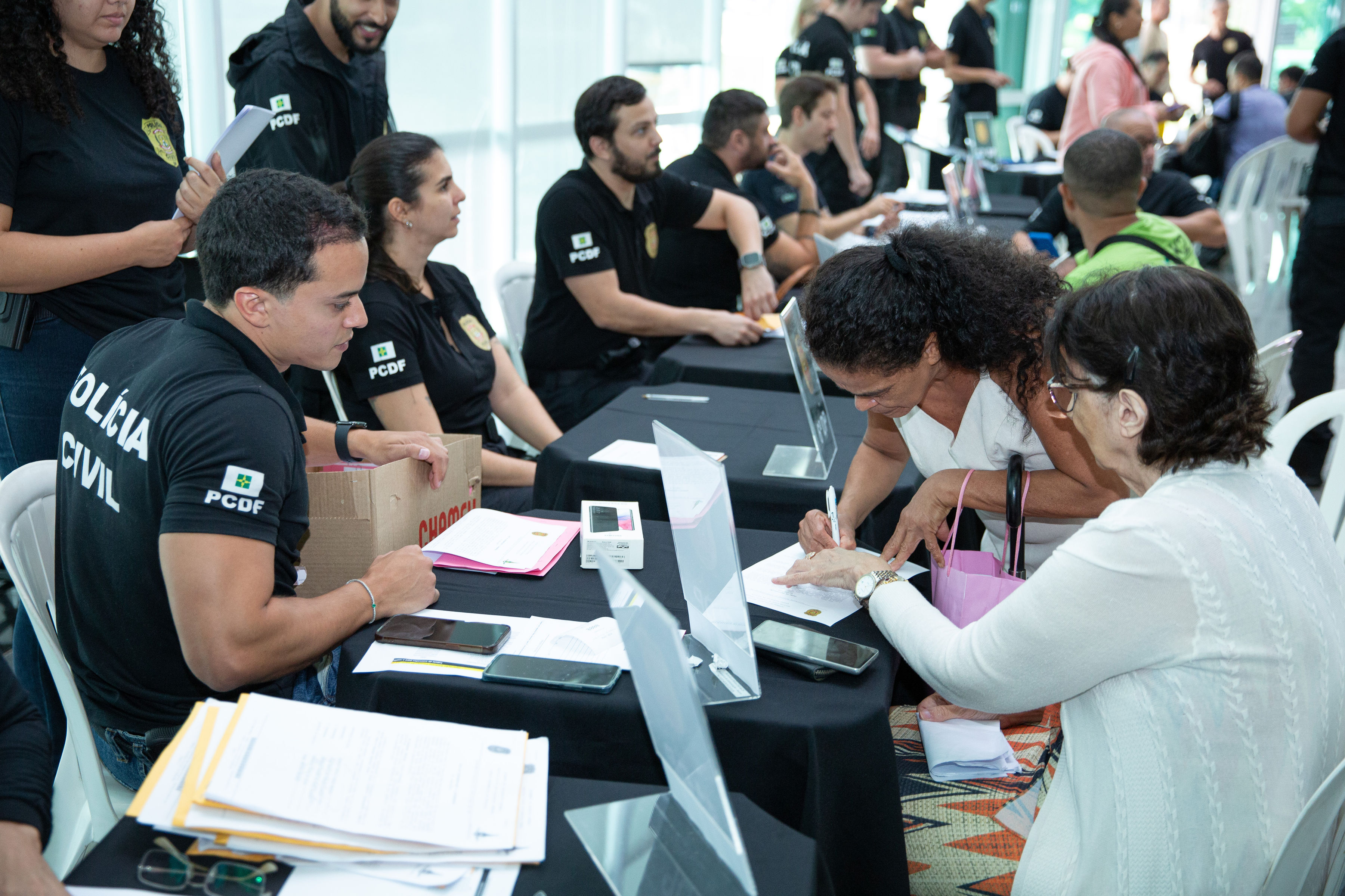 Mais de 300 celulares recuperados são devolvidos aos proprietários no DF